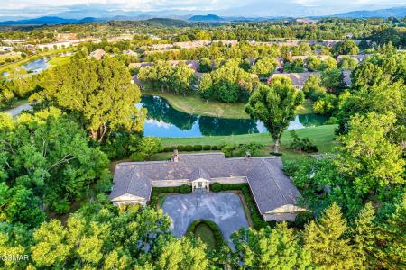 312 Paine Lake Drive, Sevierville, Tennessee 37862