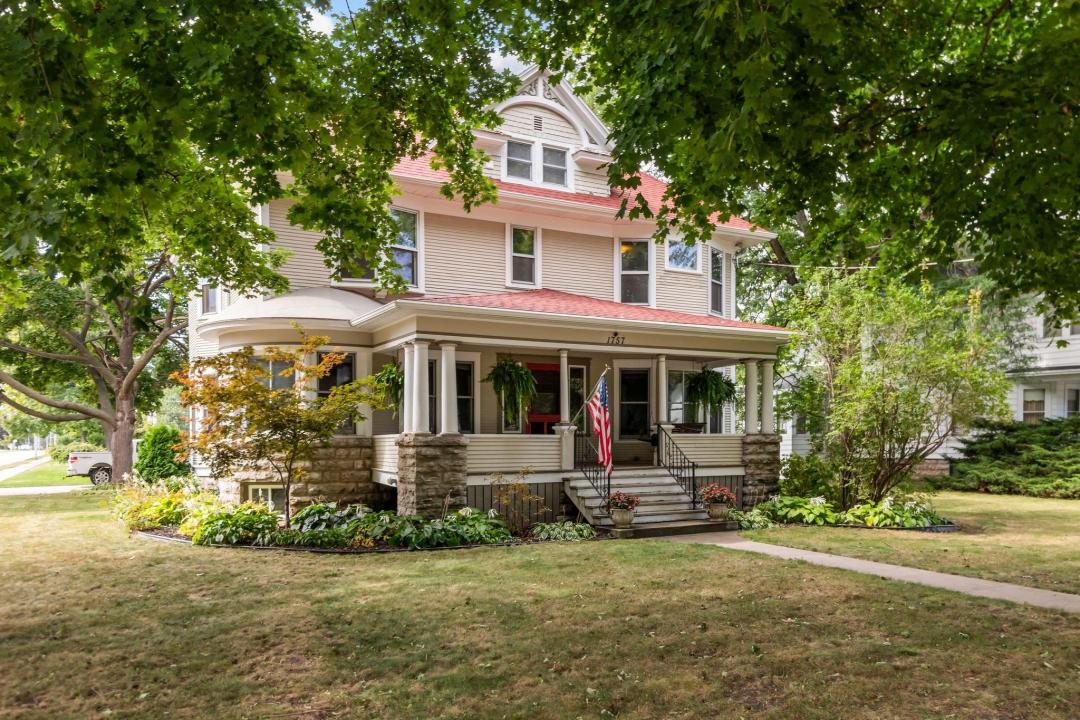 1757 Doty Street, Oshkosh, Wisconsin 54902-6947, USA