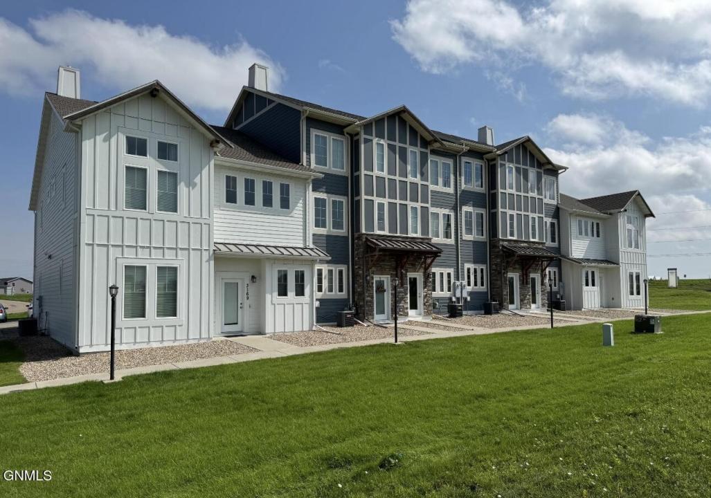 3161 Sullivan Loop, Lincoln, North Dakota 58504, USA