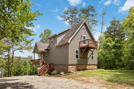 84 Clover Leaf Circle, Burnside, קנטאקי 42519, ארצות הברית של אמריקה