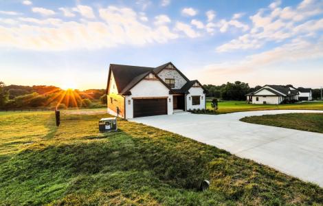 230 Hall Ct, Adams, Tennessee 37010, HOA KỲ