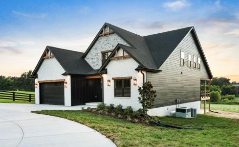 230 Hall Ct, Adams, Tennessee 37010, HOA KỲ