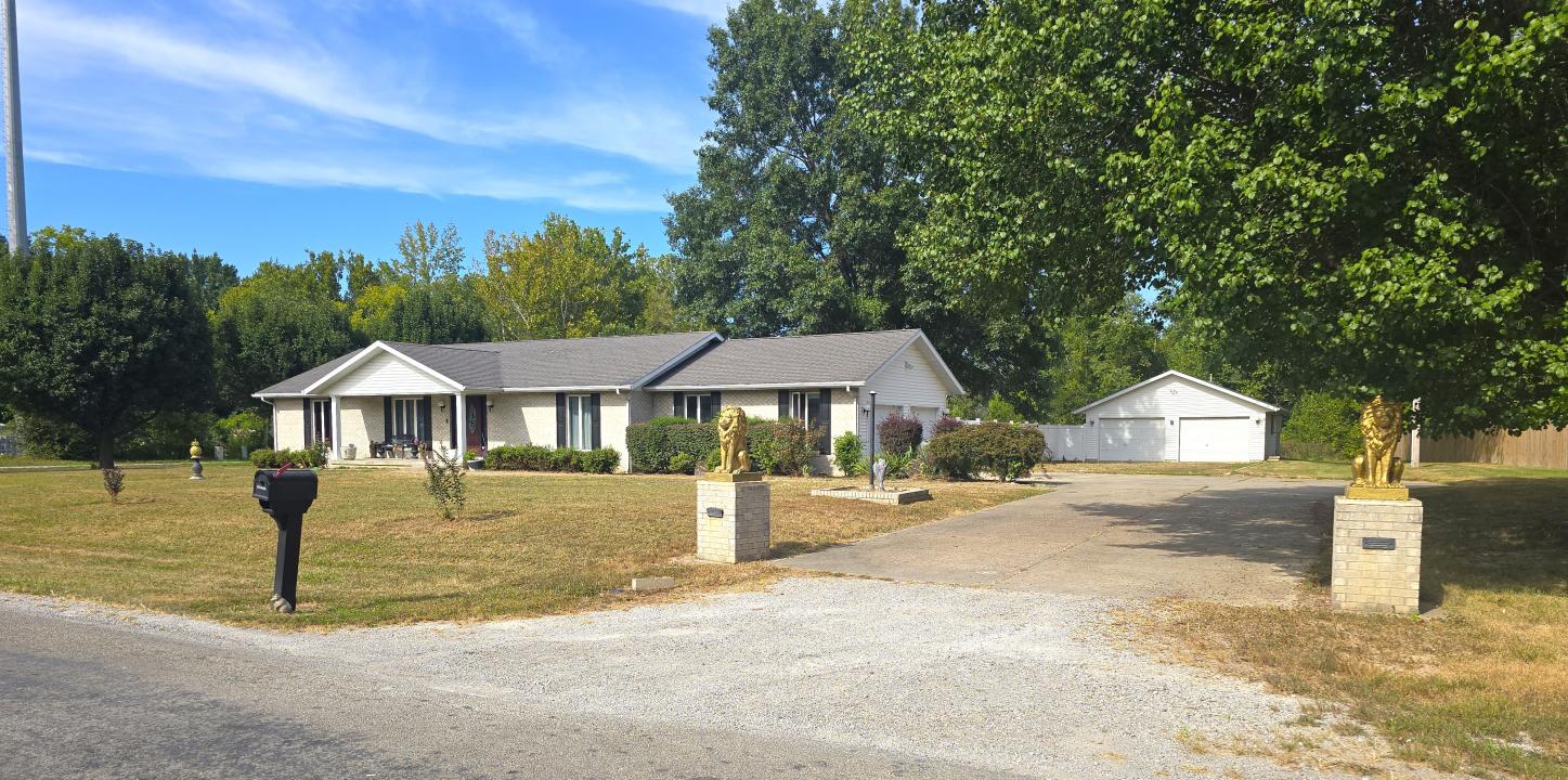 207 Bob A Rosa, Murphysboro, Illinois 62966