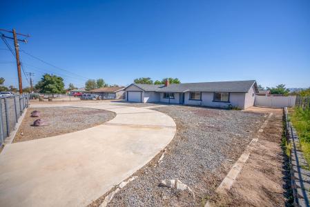 7795 Oakwood, Hesperia, Californie 92345, États-Unis