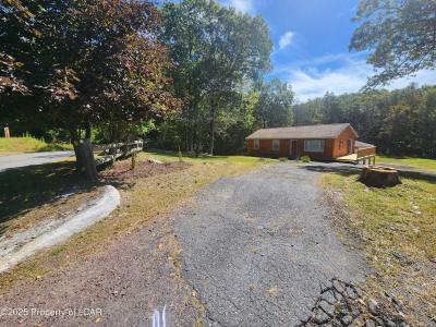 596 Pond Creek Road, White Haven, Pennsylvania 18661