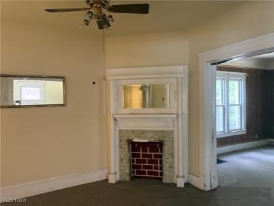 9921 Hampden Avenue, Cleveland, אוהיו 44108, ארצות הברית של אמריקה