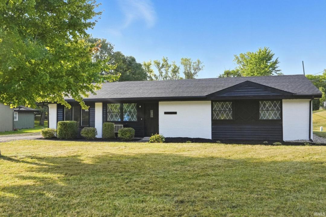 2228 E Gump Road, Fort Wayne, Indiana 46845