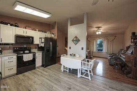 8216 44th Street, Bismarck, Dakota Do Norte 58503, Estados Unidos