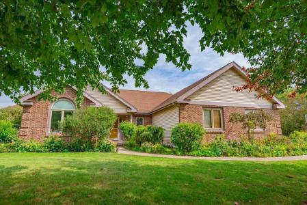 5834 Persimmon Drive, Fitchburg, Wisconsin 53711
