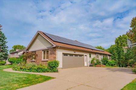 5834 Persimmon Drive, Fitchburg, Wisconsin 53711