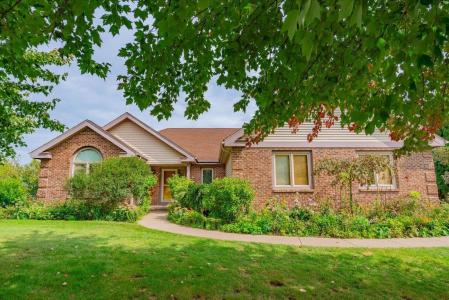 5834 Persimmon Drive, Fitchburg, Wisconsin 53711