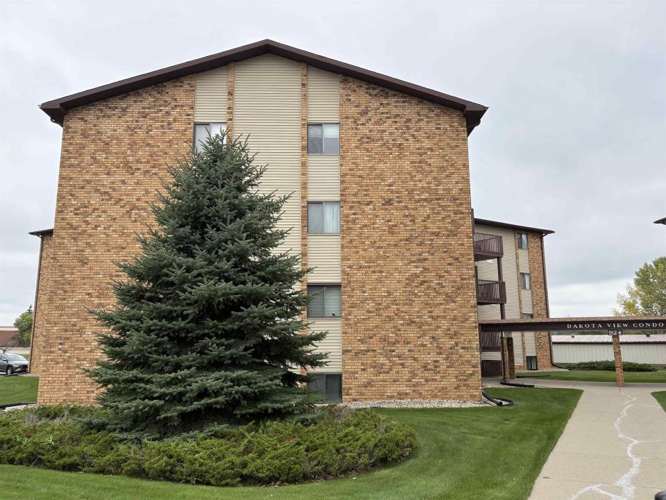 924 28th Ave  Unit 401a SW , 401A, Minot, North Dakota 58701, USA