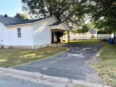 901 E Cypress Street, Charleston, 미조리 63834, 미국