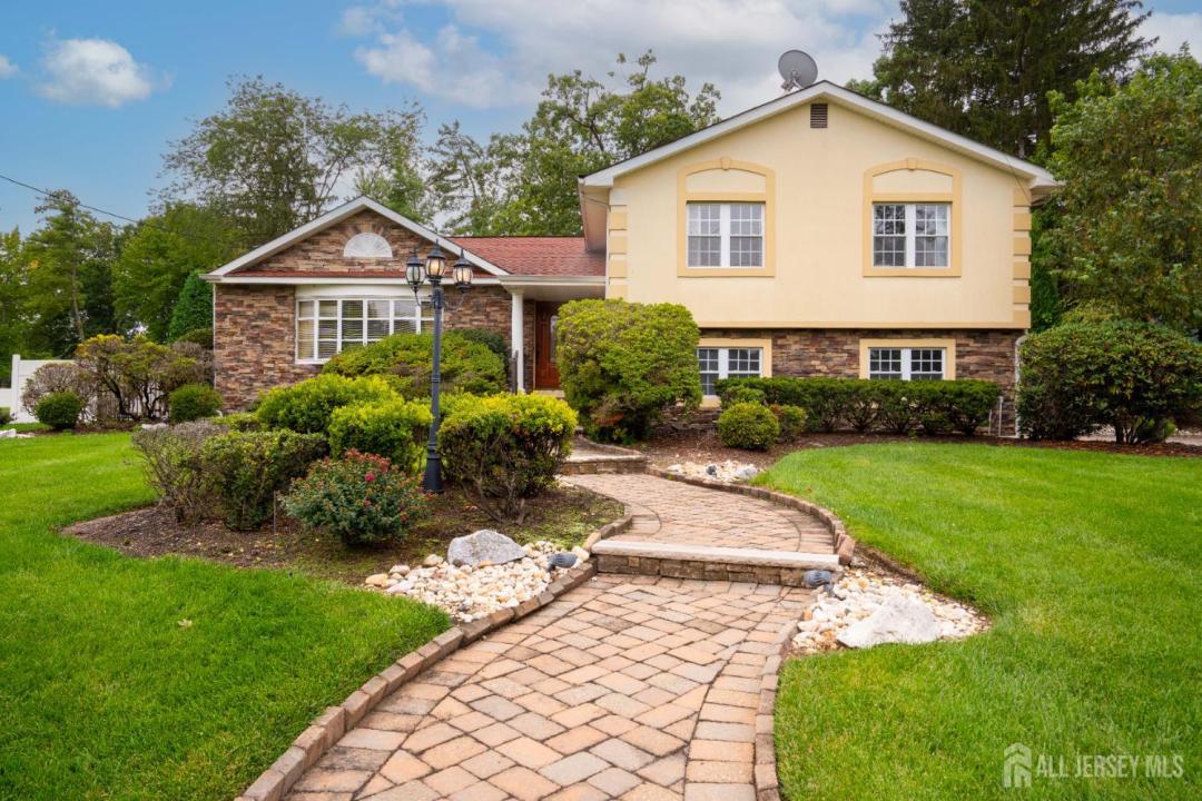 -36 Clive Hills Road, Edison, New Jersey 08820, Stati Uniti