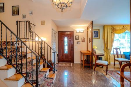 -36 Clive Hills Road, Edison, New Jersey 08820, Stati Uniti