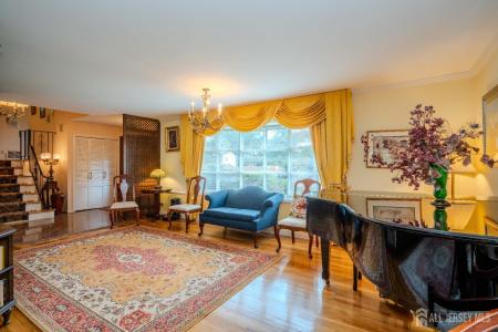 -36 Clive Hills Road, Edison, New Jersey 08820, Stati Uniti