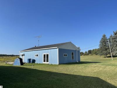 6160 Meredith Grade, Harrison, Michigan 48625, États-Unis