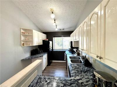 344 Village Point Dr  #D, Akron, أوهايو 44313, الولايات المتحدة