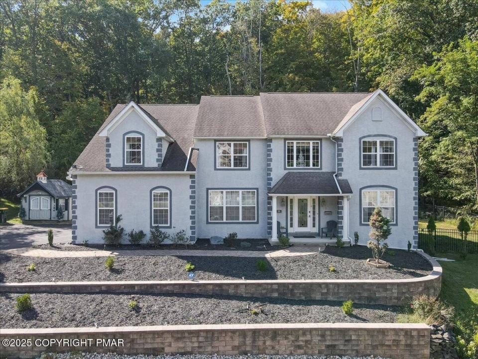 386 Shawnee Valley Drive, East Stroudsburg, Pennsylvania 18302