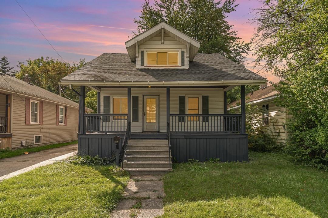 2133 Avon, Saginaw, Michigan 48602, USA