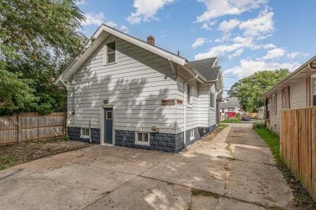 2133 Avon, Saginaw, Michigan 48602, USA