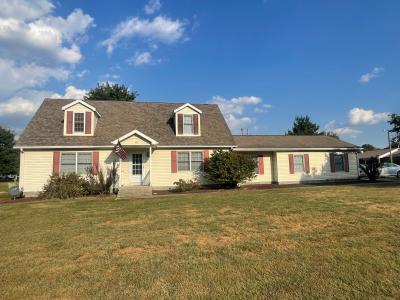 14326 E. Persimmon Ave., Effingham, Illinois 62401, USA