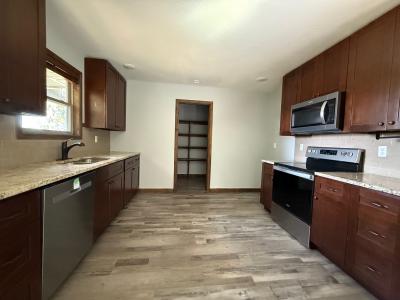 207 Juniper Avenue, Cabool, Missouri 65689, USA