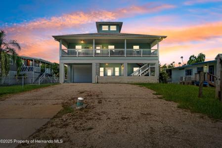 2730 N Comanche Point, Crystal River, Flórida 34429, Estados Unidos