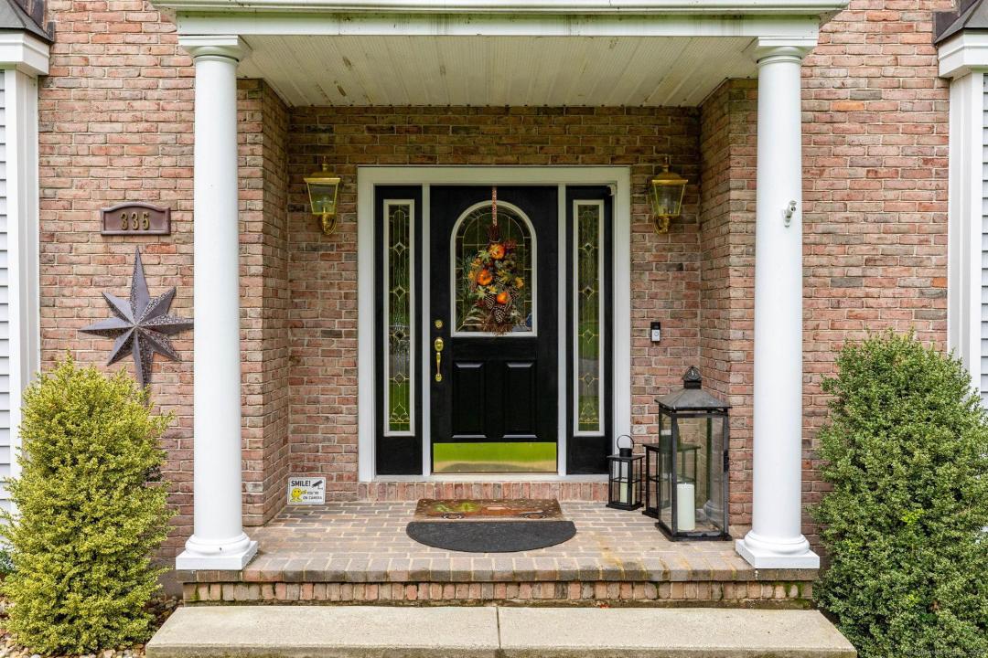 335 Pennwood Place, Bristol, Коннектикут 06010, Соединенные Штаты