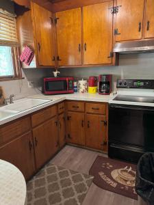 38 Mapleridge Dr, Waterbury, Connecticut 06705