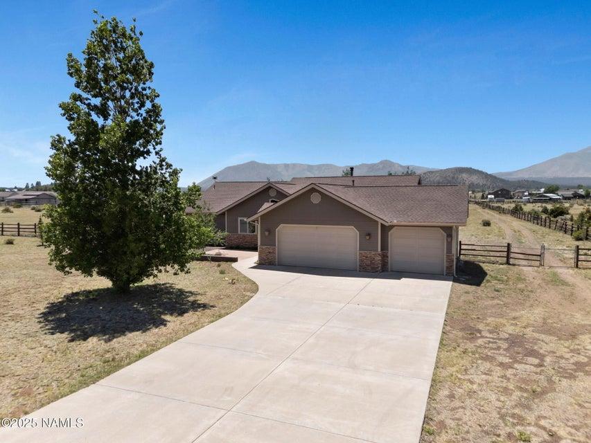 9644 N. Bryant Road, Flagstaff, Arizona 86004