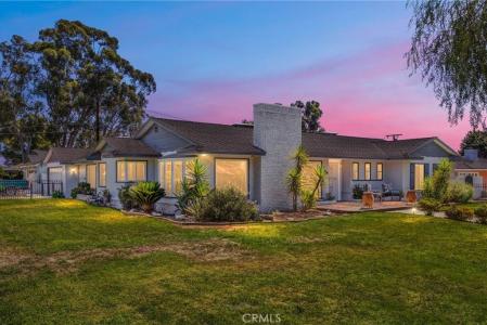 3095 Pepper Tree Lane, San Bernardino, Kalifornia 92404, USA