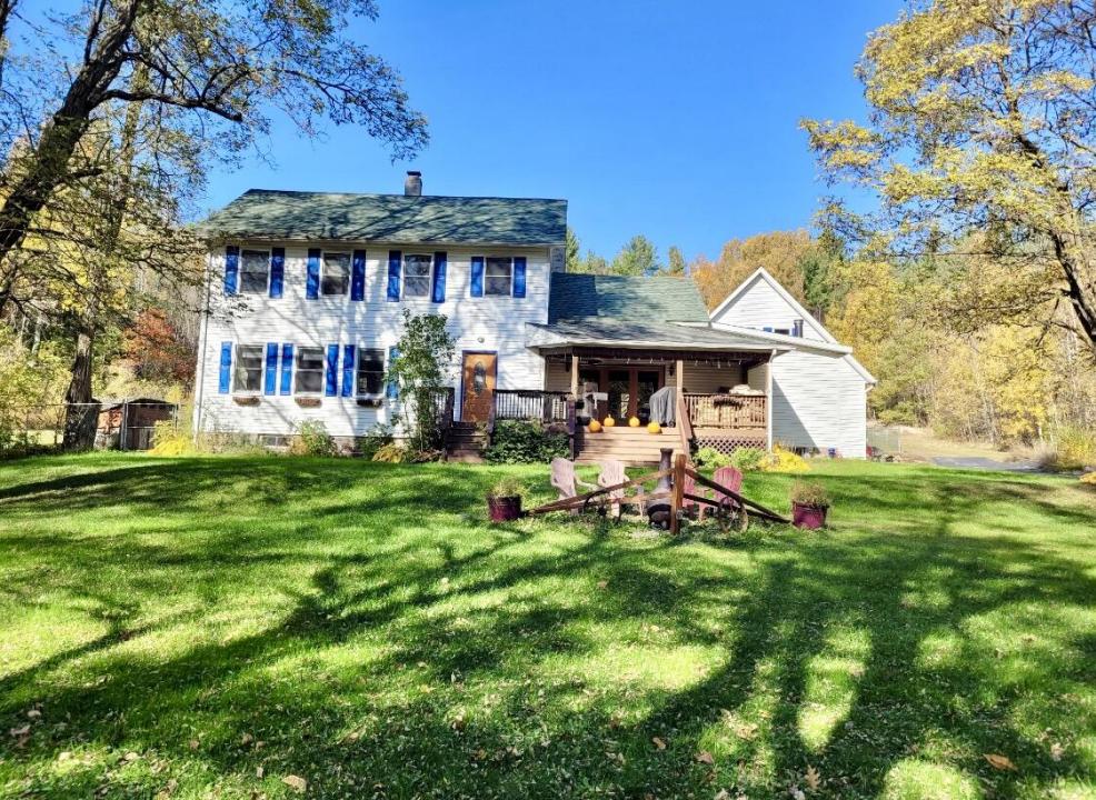 1080 Peasleeville Road, Schuyler Falls, New York 12985, États-Unis