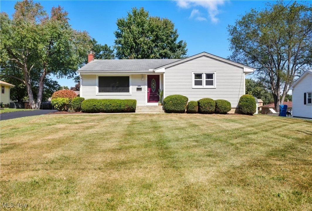 8010 Sigle Lane, Polonia, Ohio 44514, Estados Unidos