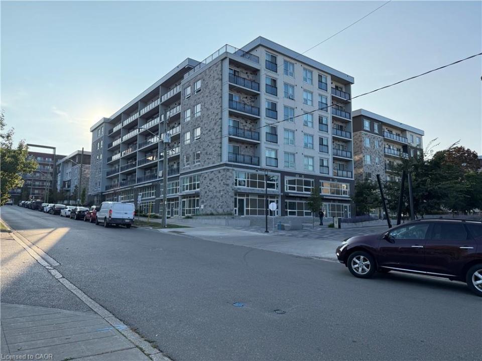 275 LARCH STREET, Waterloo, 온타리오주 N2L 3R2, 캐나다