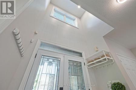 973 MOUNTVIEW COURT, Oshawa (pinecrest), Ontario L1K 2M1, Canada