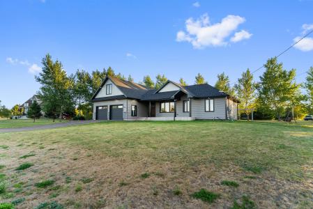 56 FIRST STREET, Cascumpec, 爱德华王子岛 C0B 1V0, 加拿大