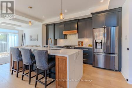 30 KING GEORGE STREET, Ottawa, Ontario K1K 1V8, Kanada