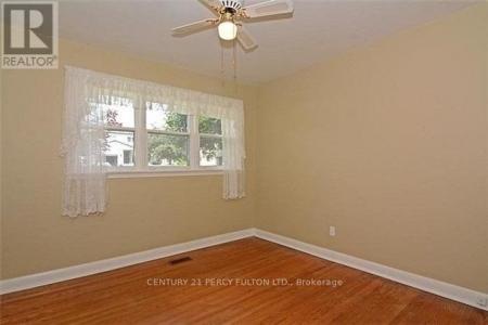 73 GRACE STREET, Toronto (eglinton East), Ontario M1J 2M6, Canada