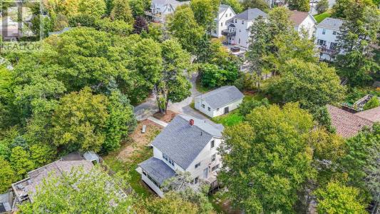 4 HEMLOCK STREET, Dartmouth, Nova Scotia B2X 3T3, Canada