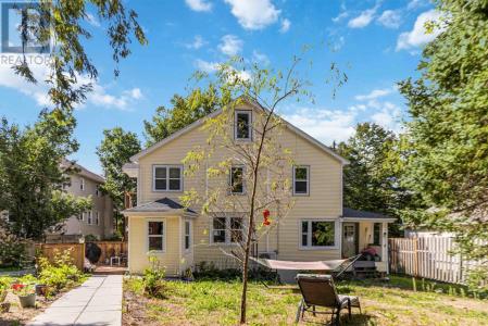 4 HEMLOCK STREET, Dartmouth, Nova Scotia B2X 3T3, Canada