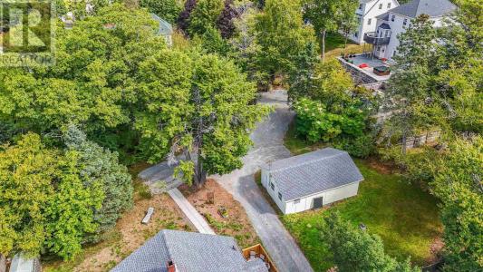 4 HEMLOCK STREET, Dartmouth, Nova Scotia B2X 3T3, Canada
