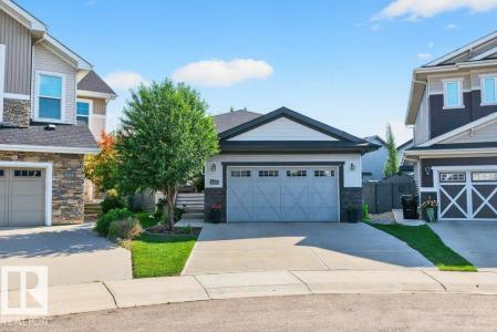 8220 GOURLAY CLOSE NW, Edmonton, Alberta T5T 7E9, Canada