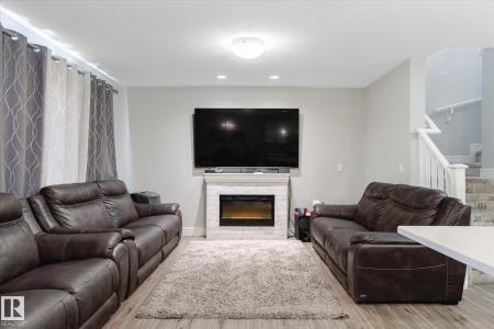 1416 169 STREET SW, Edmonton, Alberta T6W 3P7, CANADÁ