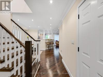 643 PORTER WAY, Milton (be Beaty), Ontario L9T 5W2, Kanada