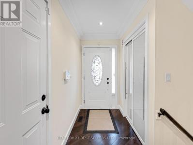 643 PORTER WAY, Milton (be Beaty), Ontario L9T 5W2, Kanada