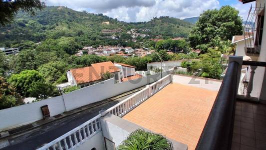 Las Esmeraldas Quinta en Las Esmeraldas, Caracas, Miranda 00001, Venezuela