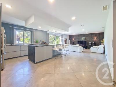 Mouries, Provence-Alpes-Côte D'Azur 13890, Francia