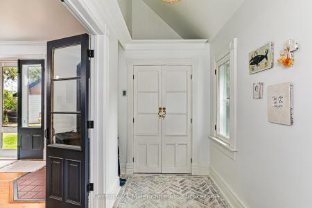 285 MAPLE STREET, Collingwood, 安大略省 L9Y 2R3, 加拿大