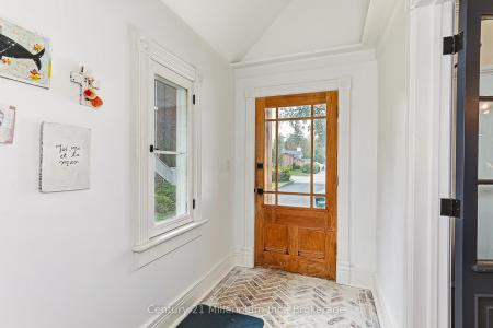 285 MAPLE STREET, Collingwood, 安大略省 L9Y 2R3, 加拿大